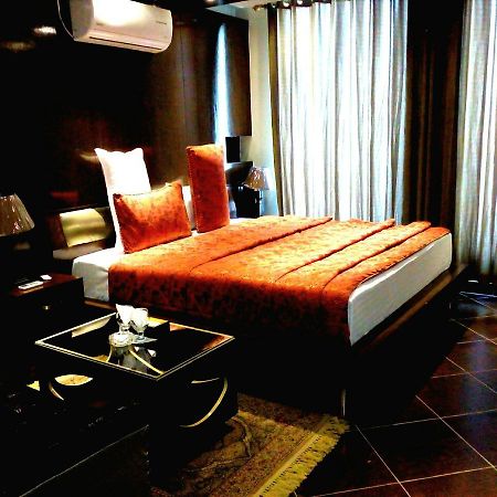 Bling Hotel International Multan Buitenkant foto