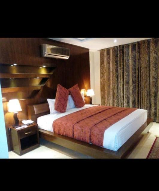 Bling Hotel International Multan Buitenkant foto
