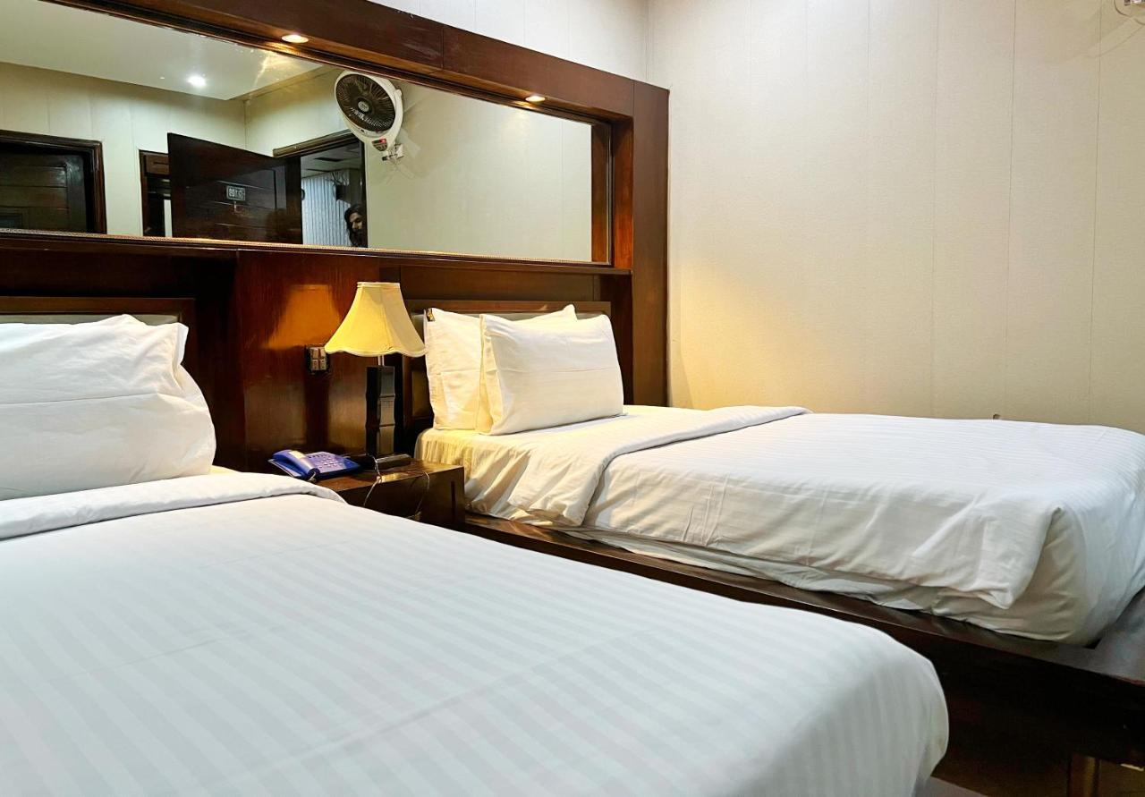Bling Hotel International Multan Buitenkant foto