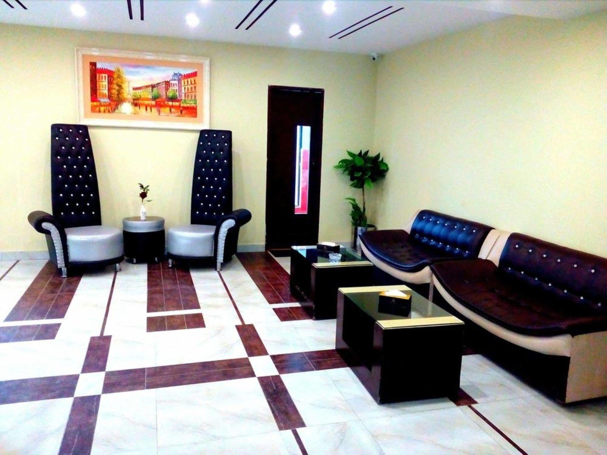 Bling Hotel International Multan Buitenkant foto