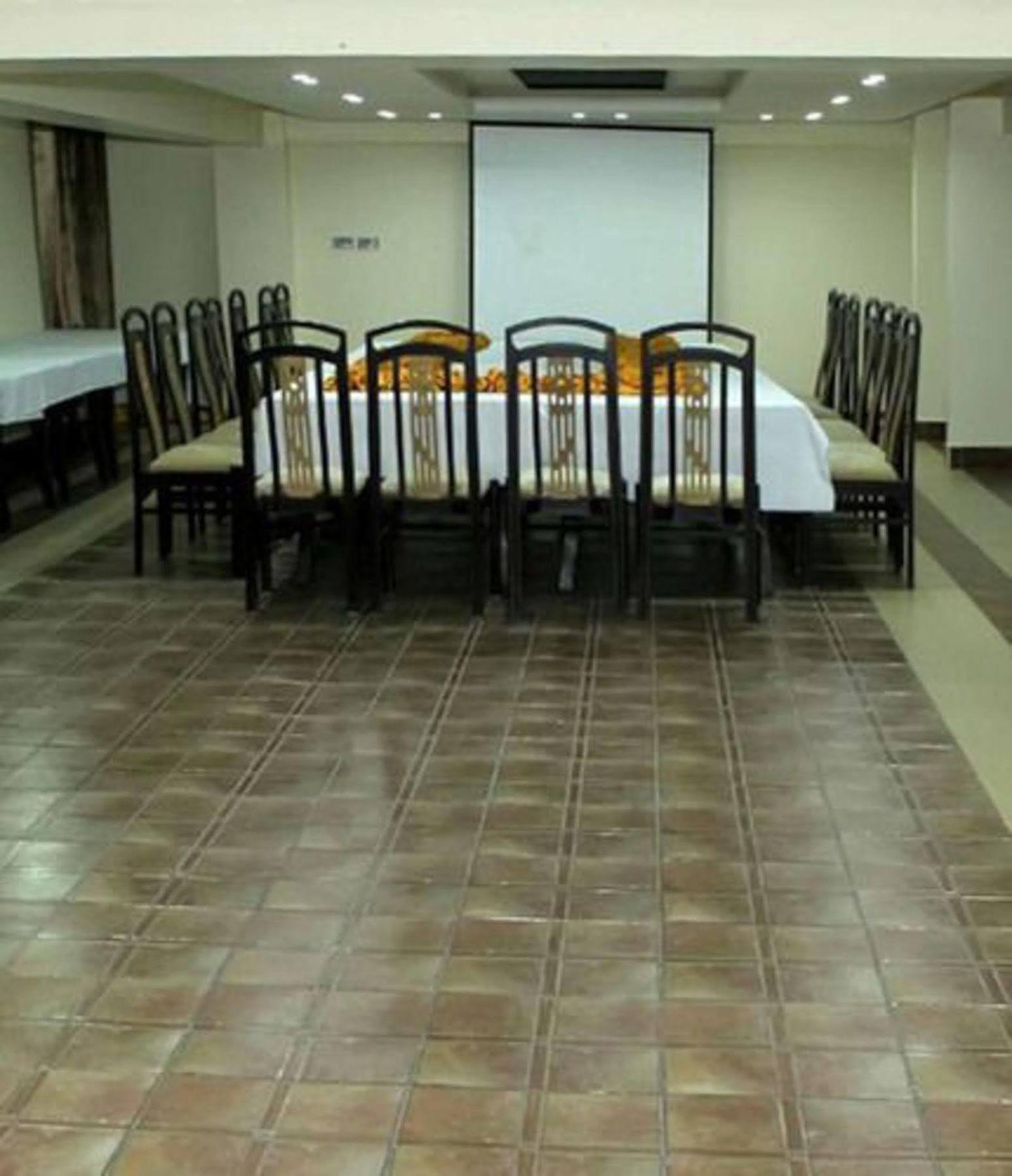 Bling Hotel International Multan Buitenkant foto